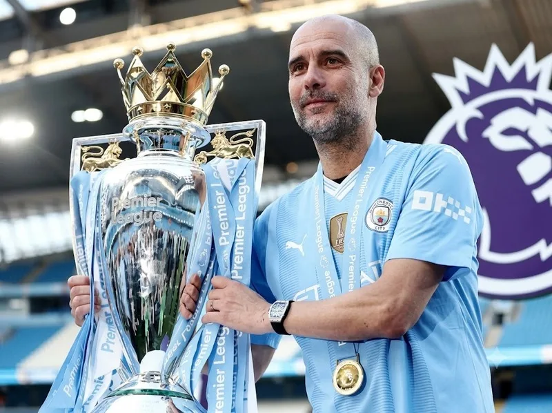 Pep Guardiola giúp câu lạc bộ bóng đá Manchester City định hình lối chơi kiểm soát và bước vào giai đoạn thành công nhất lịch sử.