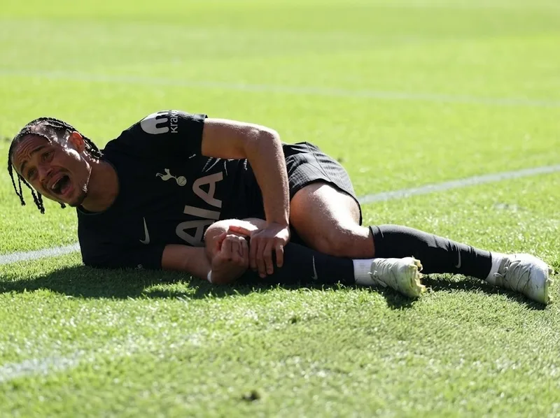 Chấn thương ACL năm 2026 trở thành thử thách lớn trong sự nghiệp của Xavi Simons, buộc anh bước vào quá trình phục hồi dài hạn.